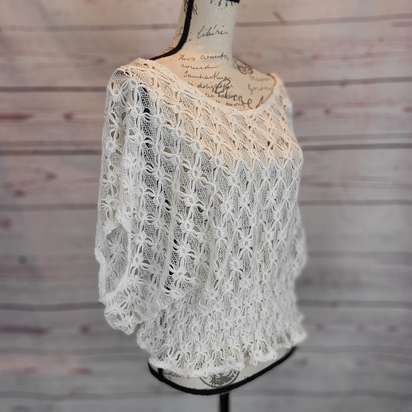 New Romantics Tops - New Romantics Lace Off the Should Top